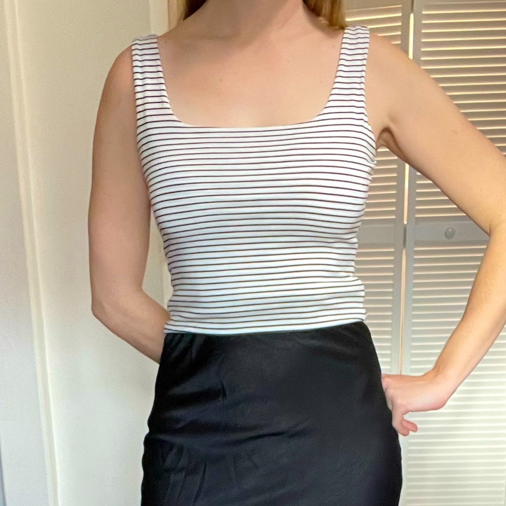 Carly Jean Los Angeles Rachel Tank White Black Striped size medium